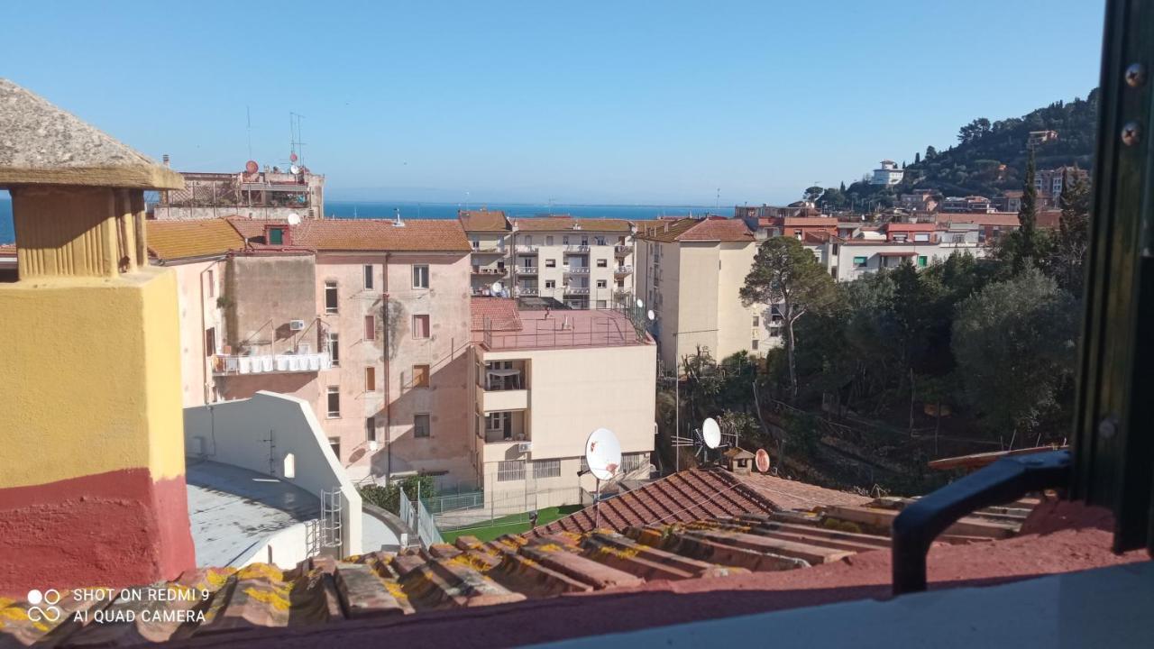 Monolocale Mansarda A Porto Santo Stefano Argentario Apartman Kültér fotó